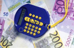 Euro calculator (image: Central Audiovisual Library, European Commission)